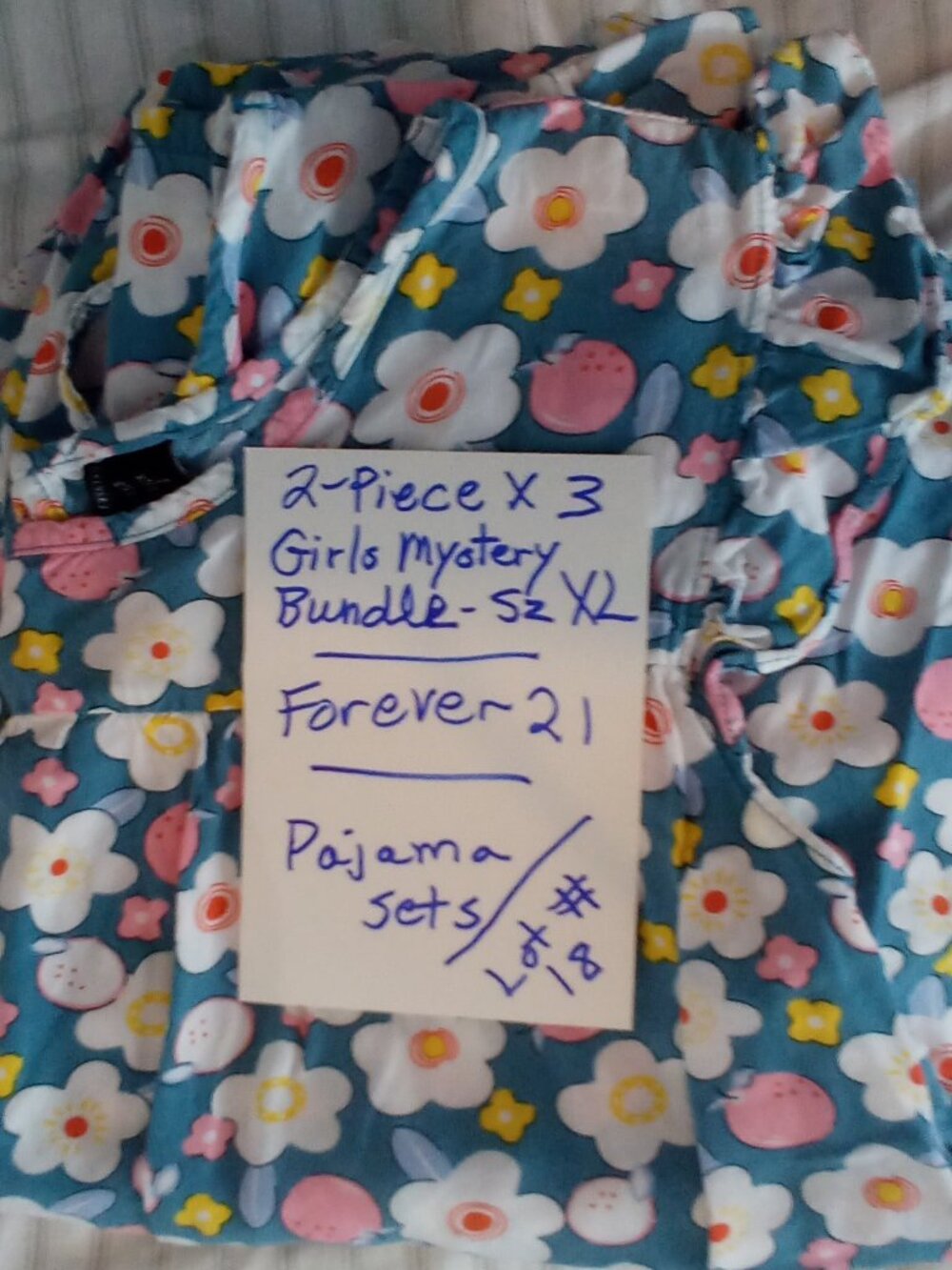 3 GIRLS PAJAMA SETS SIZE XL MYSTERY BUNDLE FOREVER 21 - LOT # 18 - FLORAL, CROPP